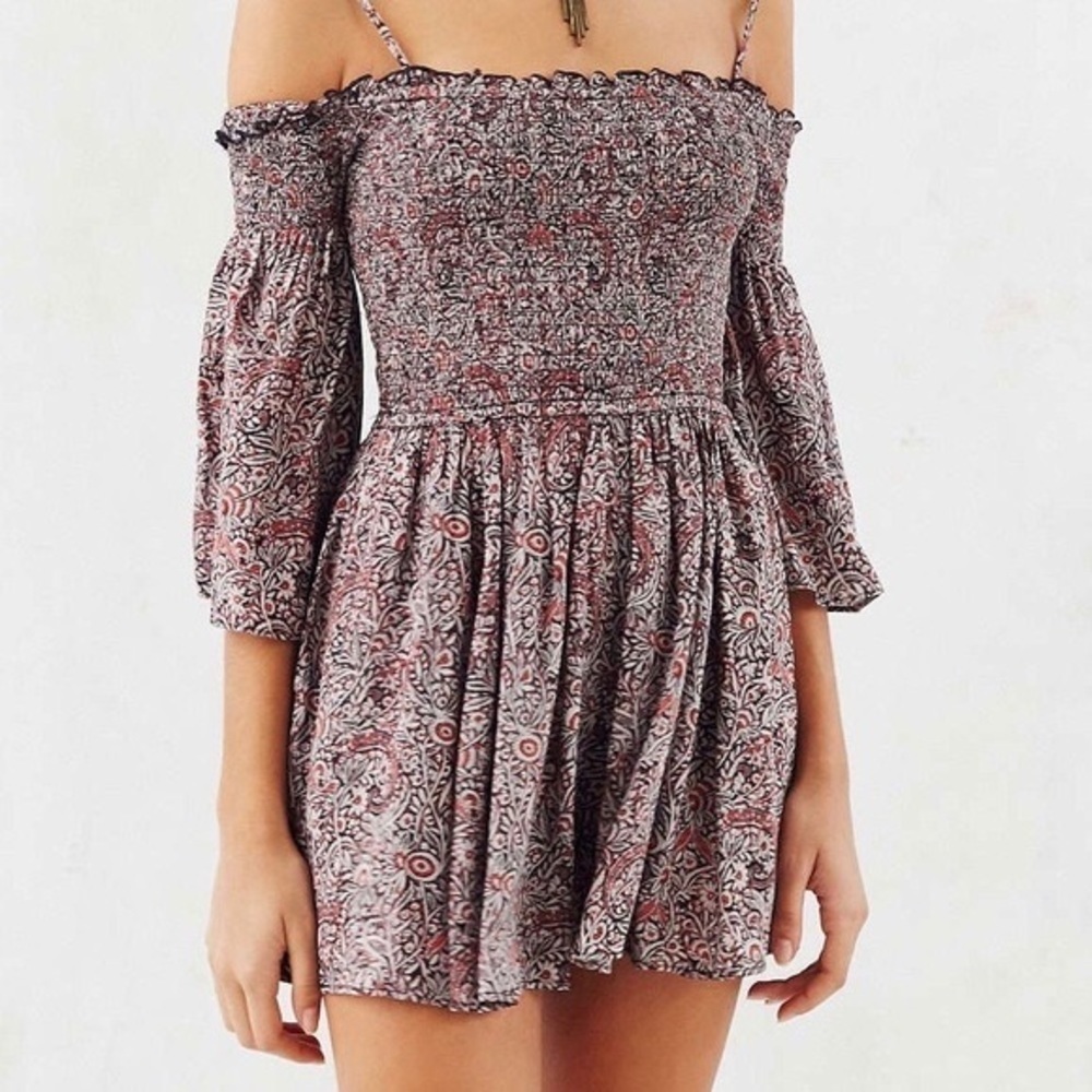 Urban Outfitters Ecote Lula Off The Shoulder 3/4 Sleeve Romper EUC Size Medium